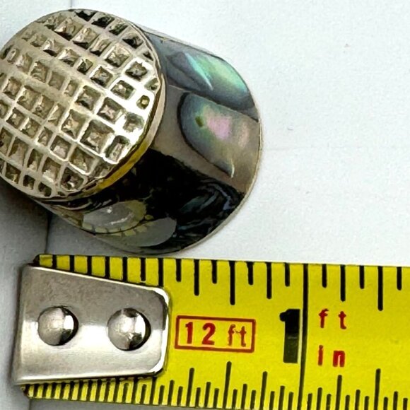 Vintage Thimble With Mother Of Pearl & Abalone Inlay Floral Design 1 inch - Picture 4 of 7